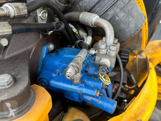 Lopatový nakládač JCB à 18 500 € ht
