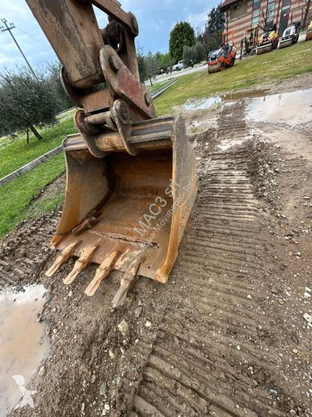 Rýpadlo New Holland 305