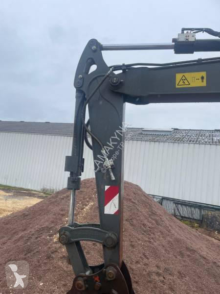 جرافة Volvo ECR88D