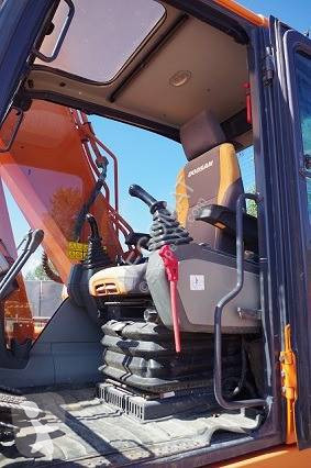 Lopatový nakládač Doosan Pelle à chenilles 18...