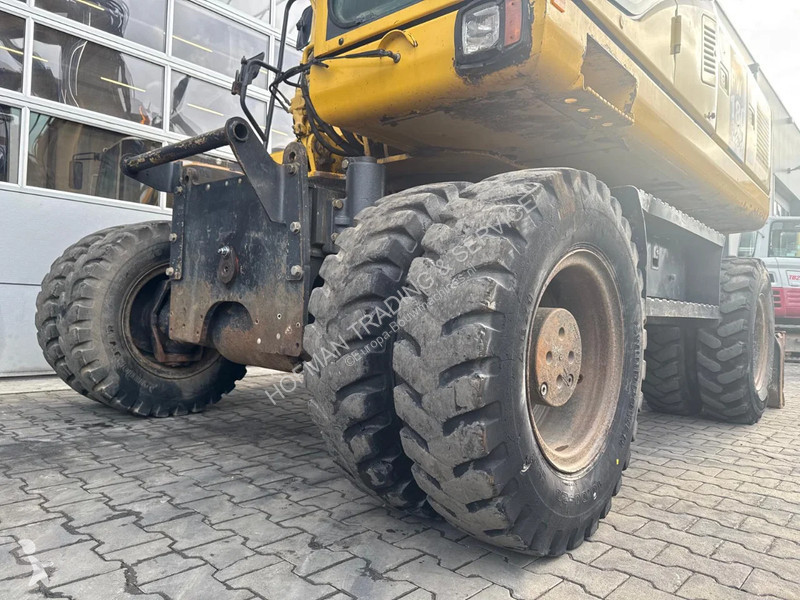 جرافة Komatsu