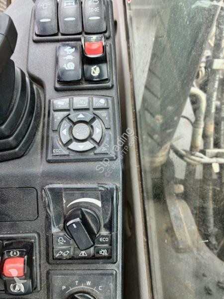جرافة Volvo WR150