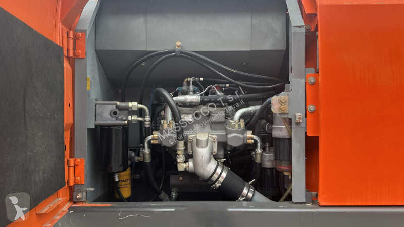 Escavatore Hitachi