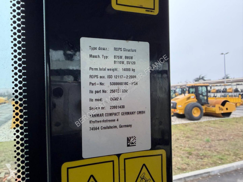 Экскаватор Yanmar B95W
