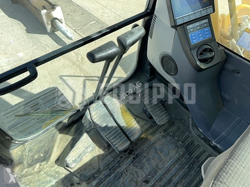 Rýpadlo Komatsu HB215LC-3