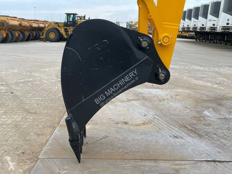 Rýpadlo JCB 245 HD LR