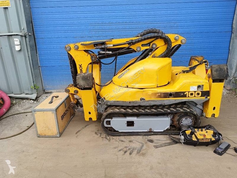 Lopatový nakládač Brokk 100 husqvarna robot...