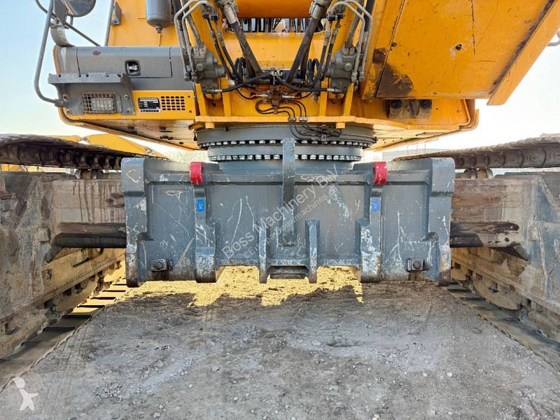 جرافة Liebherr UHD - 23 Meter Demolition Hydr...