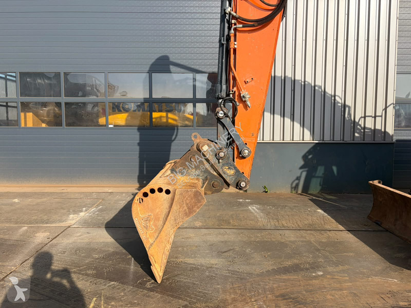 جرافة Doosan 5