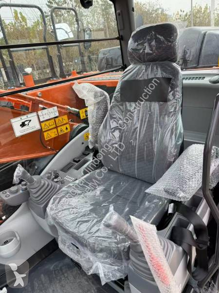 جرافة Hitachi ZX220LC-6A