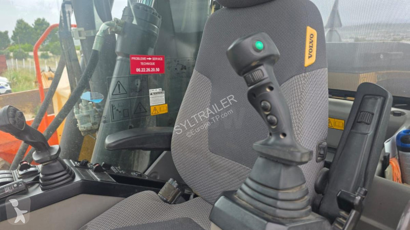 جرافة Volvo WR150