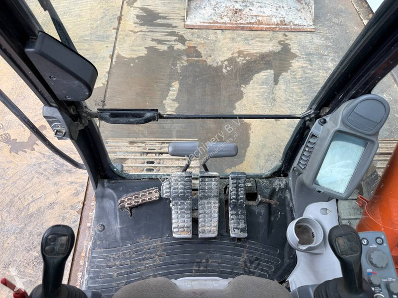 جرافة Hitachi - Quick Coupler / Automatic Greasing