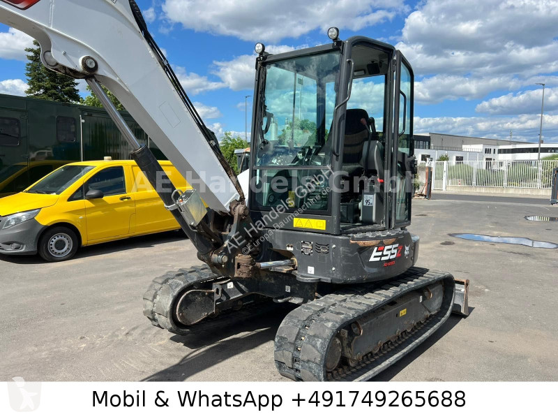 جرافة Bobcat...