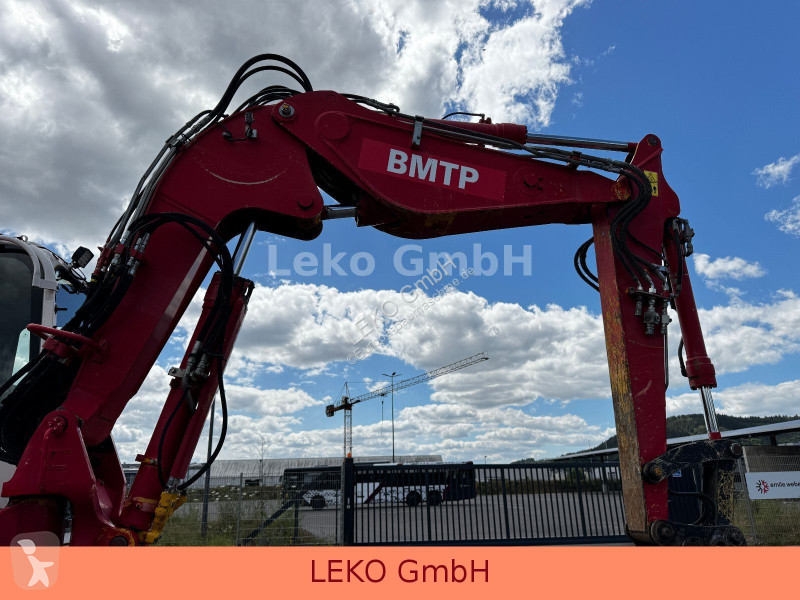 Rýpadlo Komatsu PW118MR-8 Mit Drei Löffeln