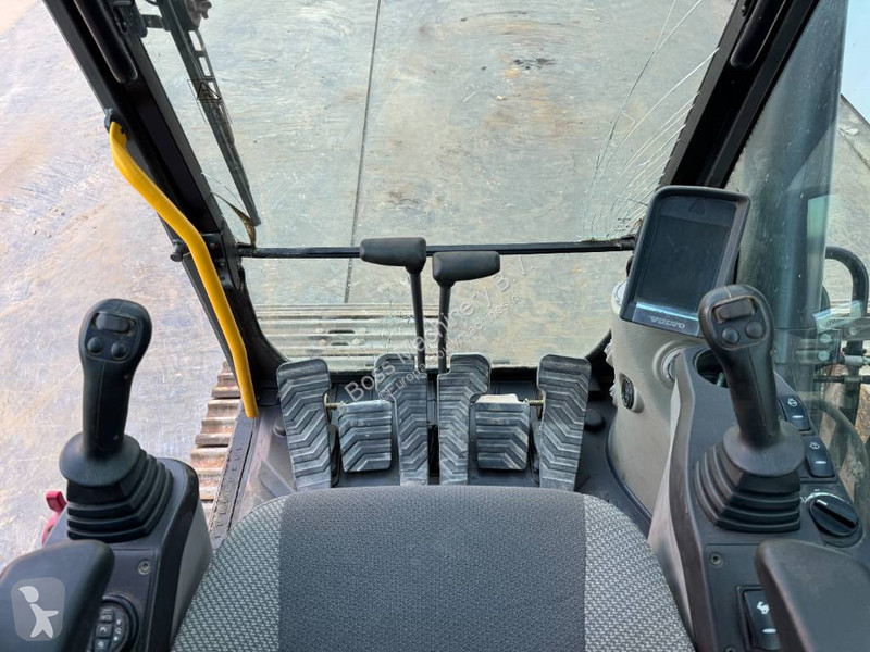 Rýpadlo Volvo L - Triple Boom / Hammer Lines