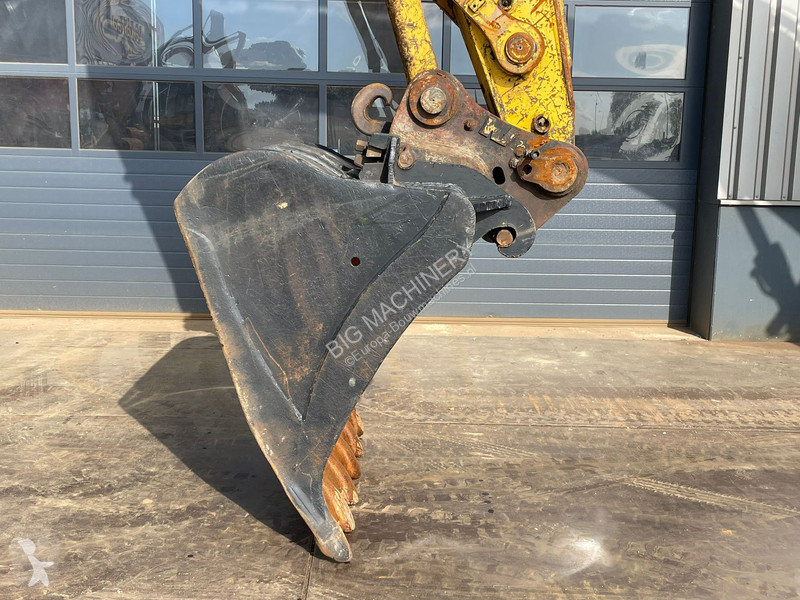 جرافة Komatsu