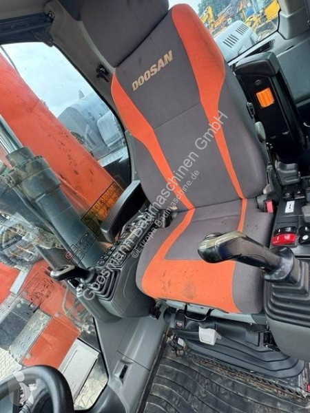 جرافة Doosan W-5