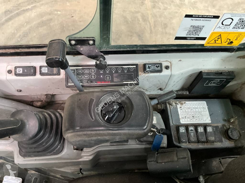 Rýpadlo Takeuchi TB 225