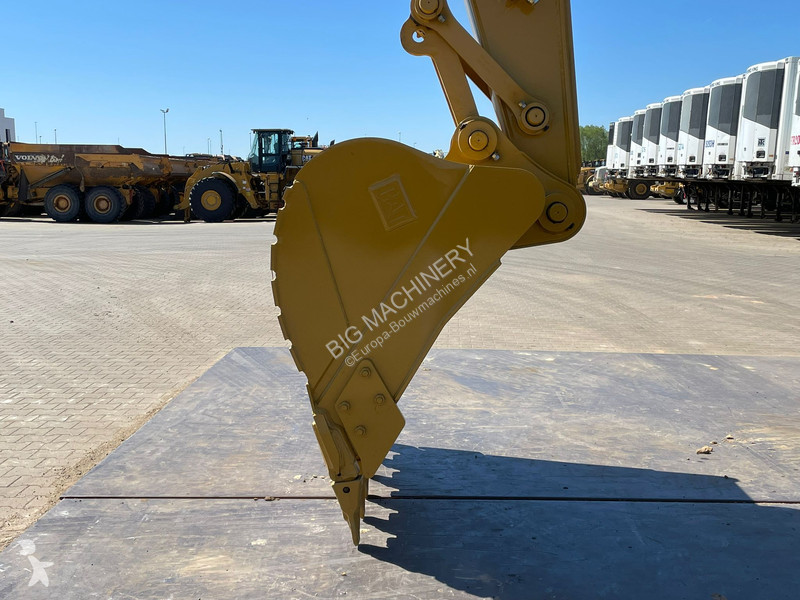 Excavator Caterpillar 3
