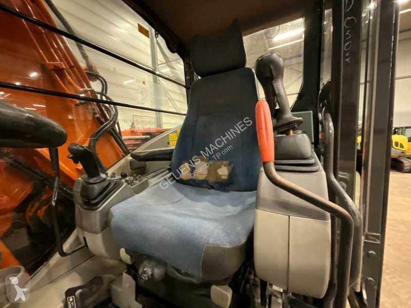 جرافة Hitachi W3