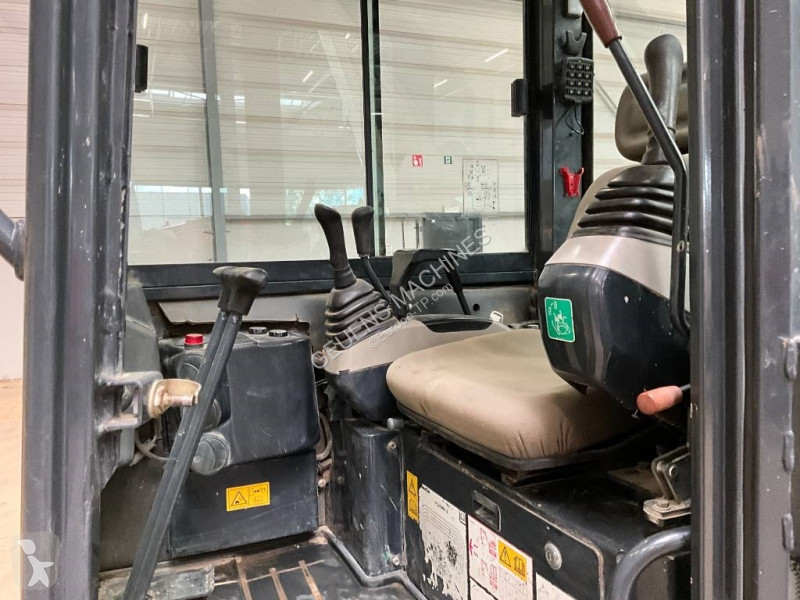 جرافة Komatsu MR3