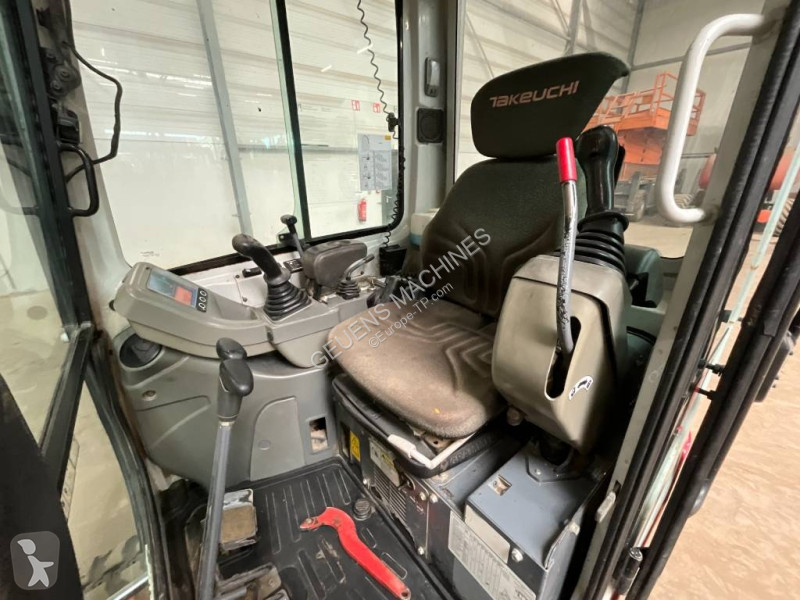 Rýpadlo Takeuchi TB 225