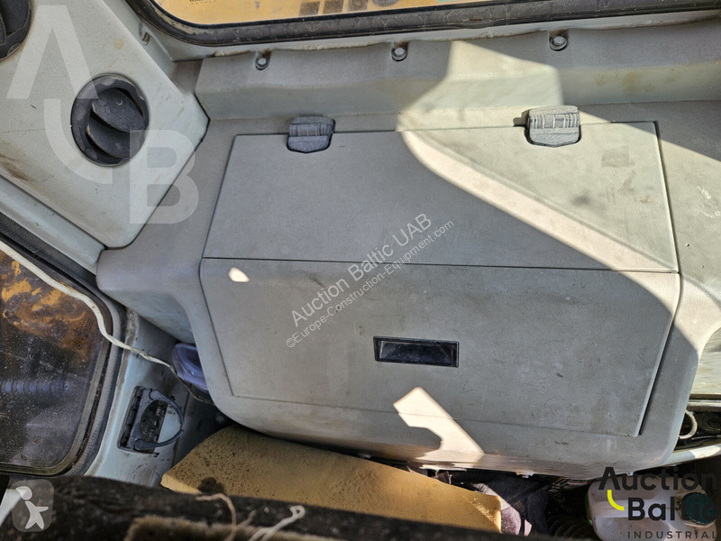 Экскаватор Hyundai Robex LC7