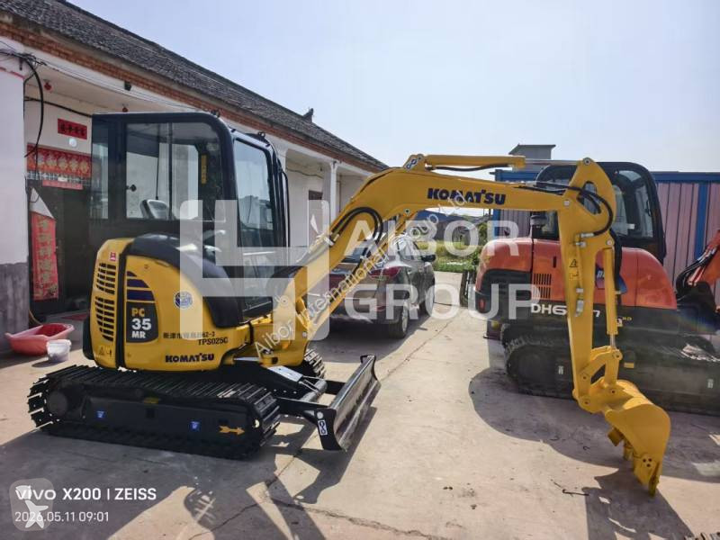 Lopatový nakládač Komatsu