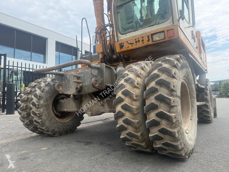 Lopatový nakládač Liebherr A | A/C