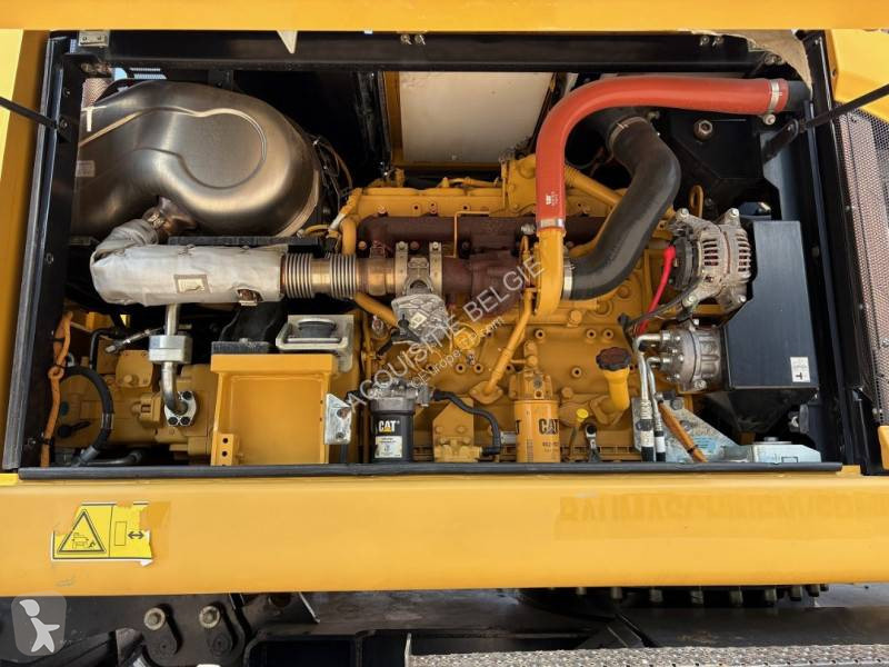جرافة Caterpillar M318F