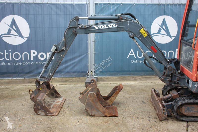 Rýpadlo Volvo EC15B
