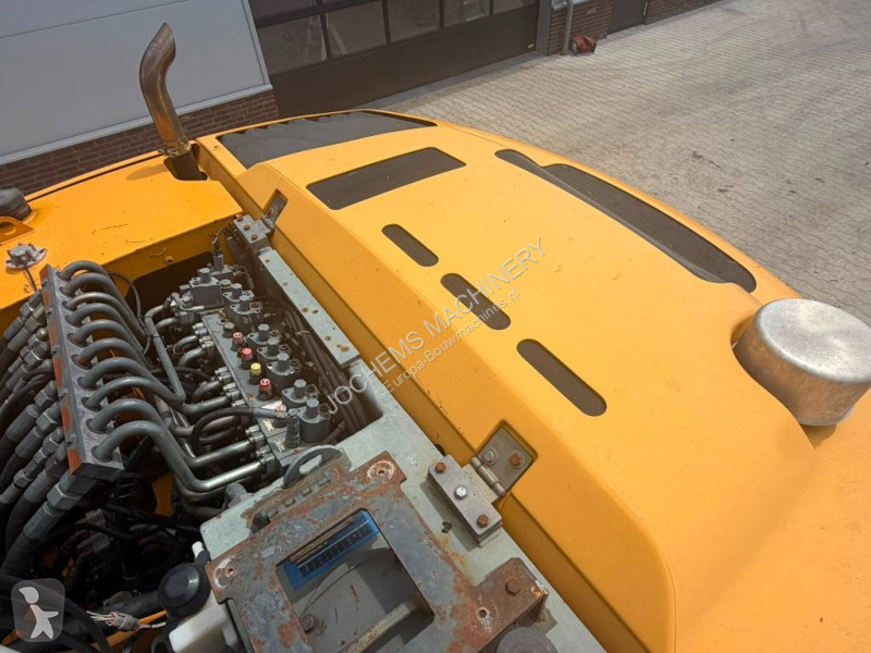 جرافة Liebherr