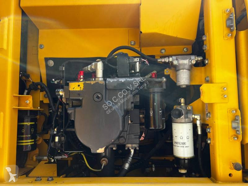جرافة Komatsu PC210 NLC 11