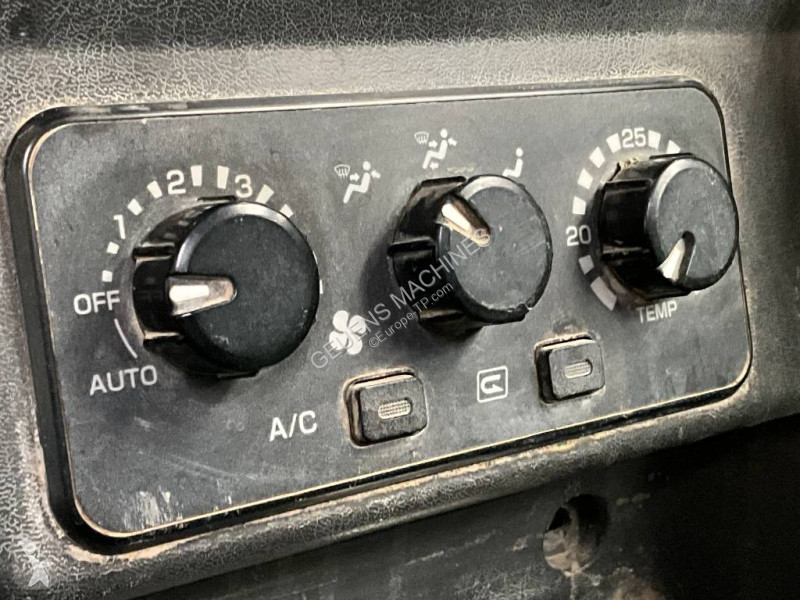 Lopatový nakládač Takeuchi 2902