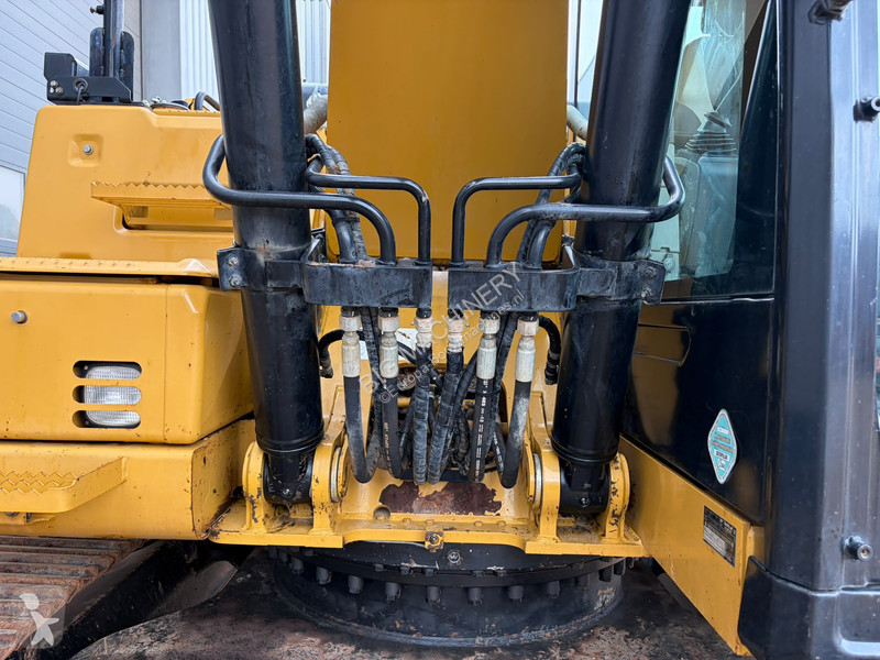 Rýpadlo Caterpillar 320FL