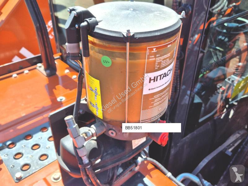 جرافة Hitachi ZX220W-7