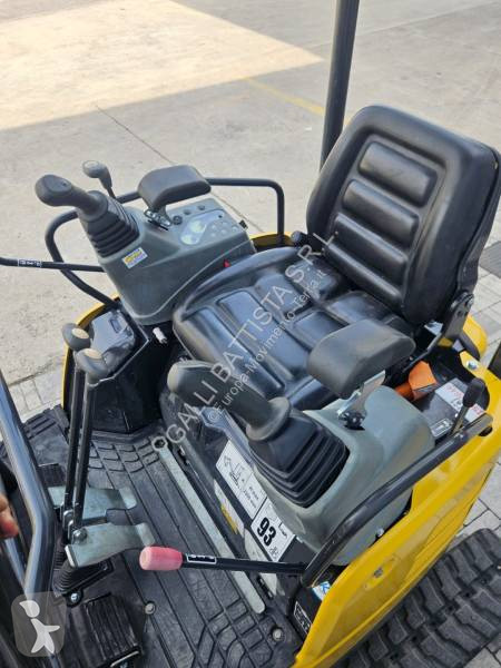 جرافة Yanmar VIO 17