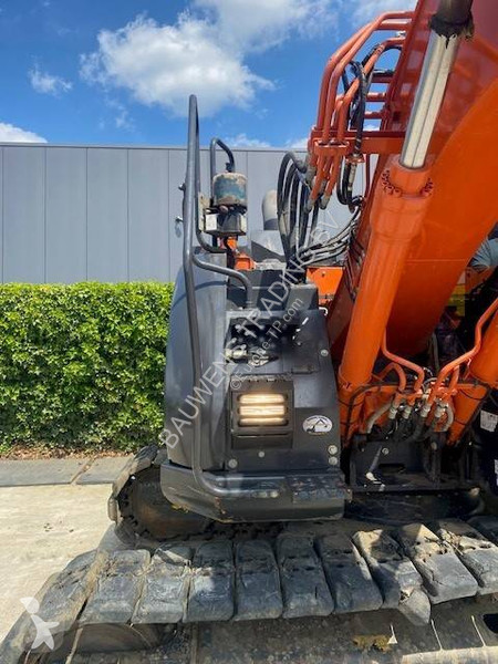 جرافة Hitachi US6
