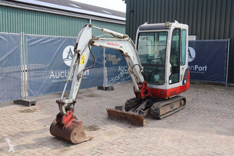 Rýpadlo Takeuchi TB219