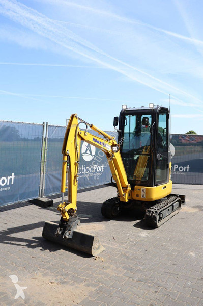 جرافة Komatsu PC16R-3HS