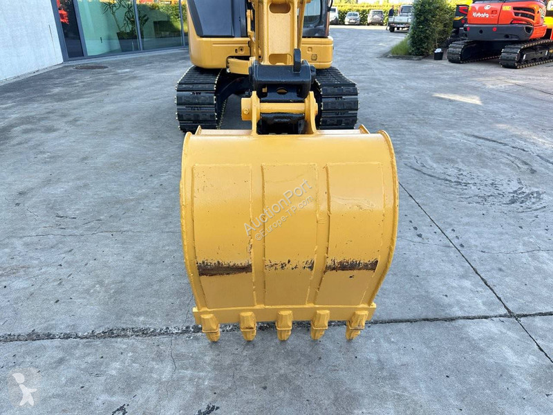 Rýpadlo Komatsu MR-2