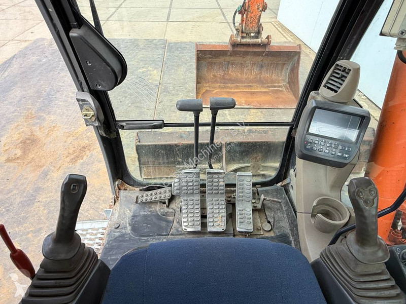 جرافة Hitachi - Hammer Lines / Quick Coupler