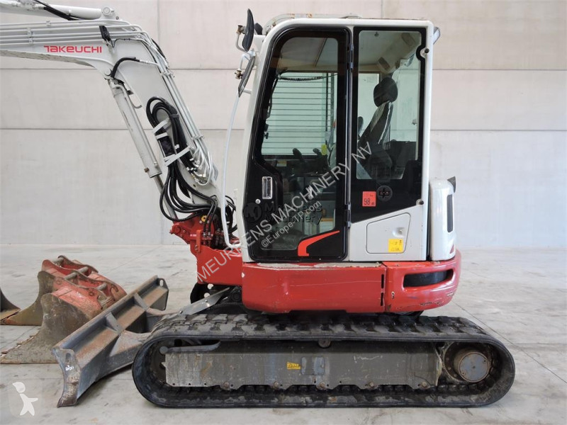 جرافة Takeuchi TB257FR Powertilt