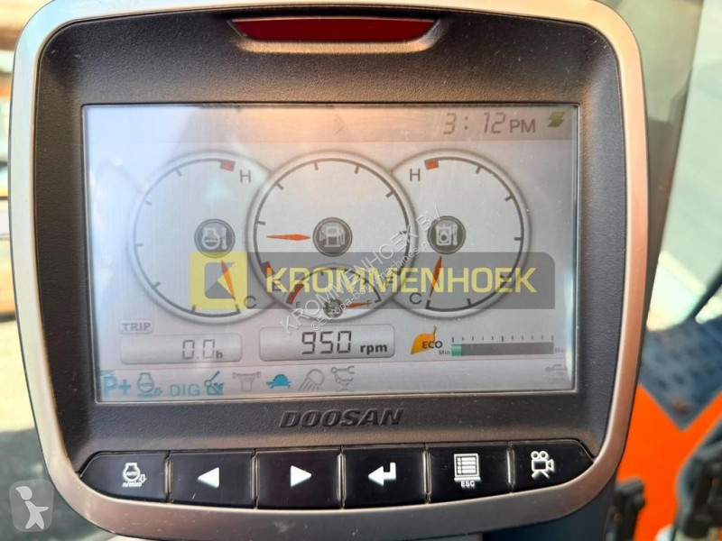 Lopatový nakládač Doosan LCR5