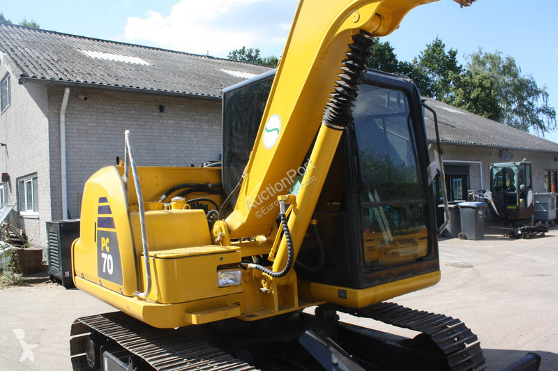 جرافة Komatsu PC70-8