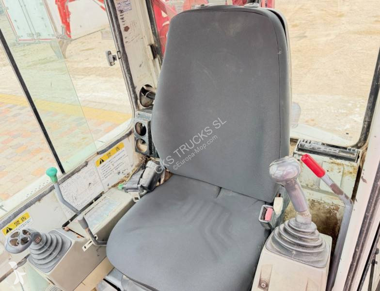 جرافة Takeuchi