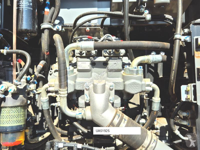 جرافة Hitachi ZX220W-7