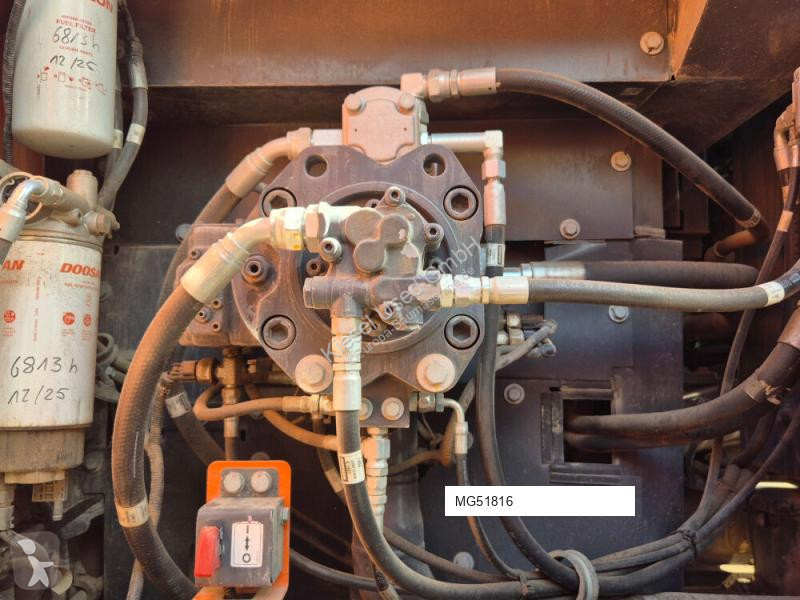 جرافة Doosan 5
