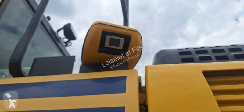 جرافة Komatsu PC210LC-11
