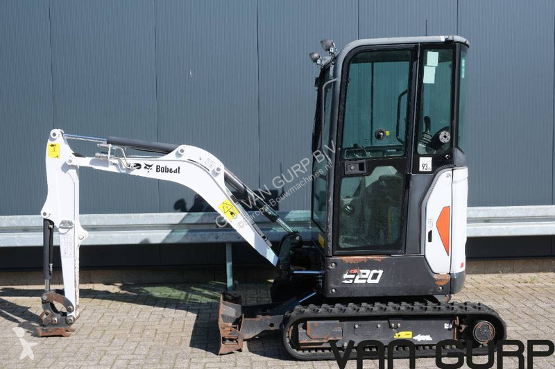 Lopatový nakládač Bobcat E 20